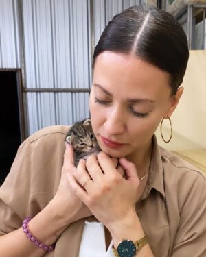 Kristen Gutoskie Instagram - Just me and my new bestie #kittymom #fosterbabies