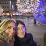 Kristen Taekman Instagram - Weekend in NYC with Cash and Sadie! Eating shopping fitting’s and fun tourist vibes ! Happy Holidays!!