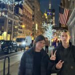 Kristen Taekman Instagram - Weekend in NYC with Cash and Sadie! Eating shopping fitting’s and fun tourist vibes ! Happy Holidays!!