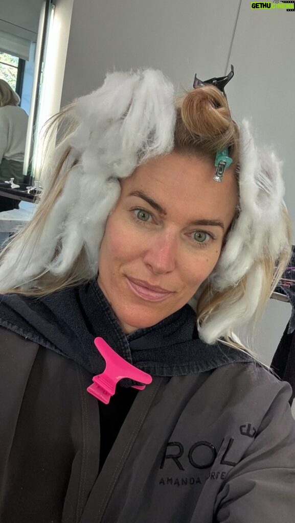 Kristen Taekman Instagram - Everybody needs a self care day💅 and thankfully now I have finished Paris in Love … thoughts? I wanna talk about it guys!! Comment if you watched it so we can debrief! 💕 #selfcare #browlamination #brows #blonde #roots #parisinlove #la #january #newyear #2024 #beauty #coffee #early Beverly Hills, California