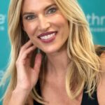 Kristen Taekman Instagram - A little BTS from working with Thrive the past 2 days! It was so fun to try out all their amazing mascaras and now I’m headed to buy new extensions 😳😅 LOL #thrivecausemeticsfamily #thrivecausmetics #makeup #beauty #model #extensions #hairextensions #winter #cold #realhousewives Los Angeles, California