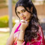 Krithi Shetty Instagram - Smile, shine and take it one day at a time ❤️ #smile #happy @bhimajewellerytrichy • Photography @kiransaphotography Styling @openhousestudio.in Saree @real_weaverstory Style Team @prarthanasrinivasaraja @mehavenkatesh M & H @kalwon_beauty @kamaldeepss
