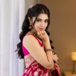Krithi Shetty Instagram – Smile, shine and take it one day at a time ❤️ 
#smile #happy 
@bhimajewellerytrichy 
•
Photography @kiransaphotography 
Styling @openhousestudio.in 
Saree @real_weaverstory
Style Team @prarthanasrinivasaraja @mehavenkatesh 
M & H @kalwon_beauty @kamaldeepss