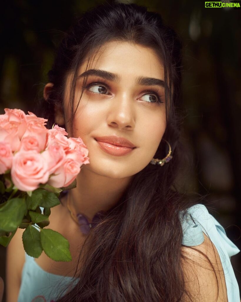Krithi Shetty Instagram - Be the reason someone believes there are still good people out there 🌸💓 #bekind #spreadlove #goodvibes • • Photographer @ishan.n.giri Retouch @louis_prashanth Makeup @kalwon_beauty Hair @krishnakami Styling @neethikshetty