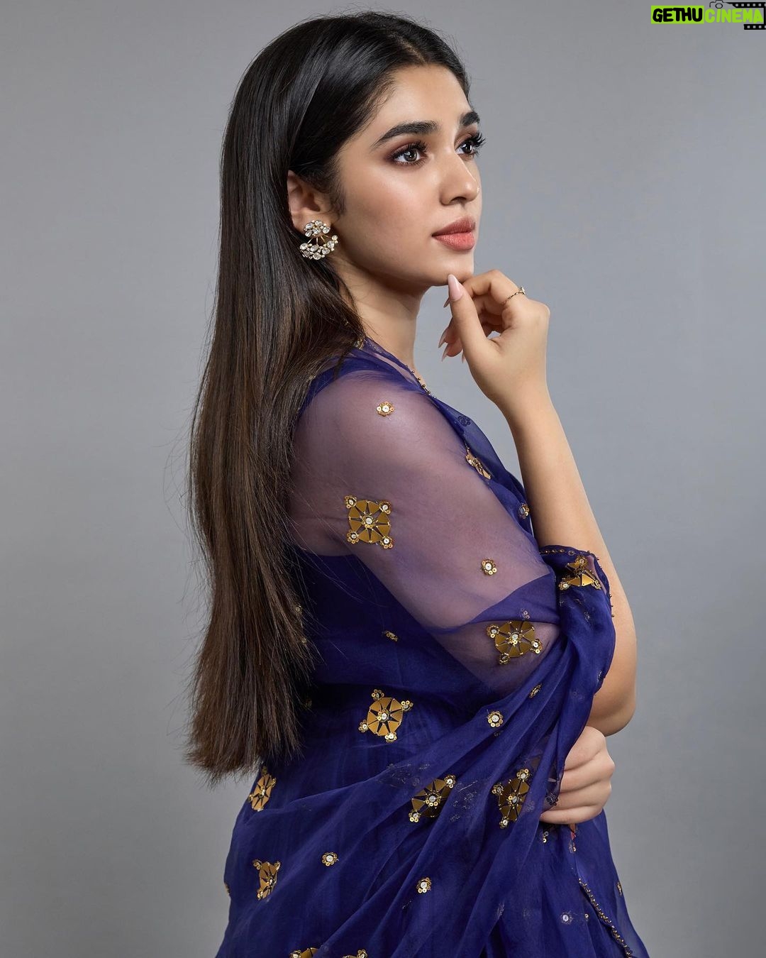 Krithi Shetty Instagram - May you be blessed with all the light from the Diyas that are being lit up today all over the world πͺ ππ Wishing you and your family a very happy Diwali ππΌ β’ Photographed by @prabal Outfit @priyalprakashhouseofdesign Jewelry @maiiarabynm Footwear @oceedeeshoes Stylist @nidhijeswani M&H @makeupbysalonij @kamaldeepss