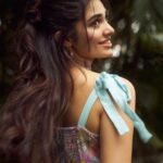 Krithi Shetty Instagram - Be the reason someone believes there are still good people out there 🌸💓 #bekind #spreadlove #goodvibes • • Photographer @ishan.n.giri Retouch @louis_prashanth Makeup @kalwon_beauty Hair @krishnakami Styling @neethikshetty