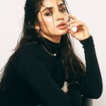 Krithi Shetty Instagram - #newlook ✨ • • Photographer @ishan.n.giri Retouch @louis_prashanth Makeup @kalwon_beauty Hair @krishnakami Styling @neethikshetty