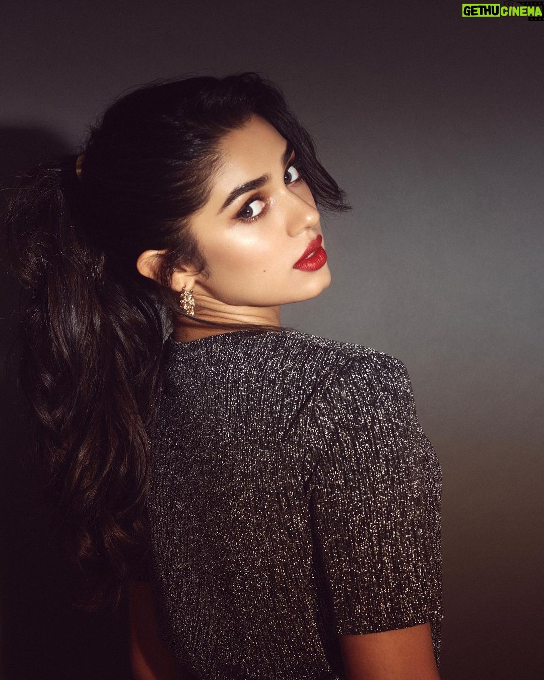 Krithi Shetty Instagram - Put on some red lipstick and live a little #redlipstick #livelovelaugh ❤️ • • Photographer: @ishan.n.giri Retoucher: @louis_prashanth Makeup: @kalwon_beauty Hair: @krishnakami Styled by: @neethikshetty