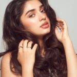 Krithi Shetty Instagram – May your skin #glow as brightly as your soul 🥰❤️ 
#happyglow #spreadlove #loveyourself 
•
•
Photographer @ishan.n.giri 
Retoucher @louis_prashanth 
Makeup @kalwon_beauty 
Hair @krishnakami 
Styled by @neethikshetty