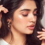 Krithi Shetty Instagram - May your skin #glow as brightly as your soul 🥰❤️ #happyglow #spreadlove #loveyourself • • Photographer @ishan.n.giri Retoucher @louis_prashanth Makeup @kalwon_beauty Hair @krishnakami Styled by @neethikshetty