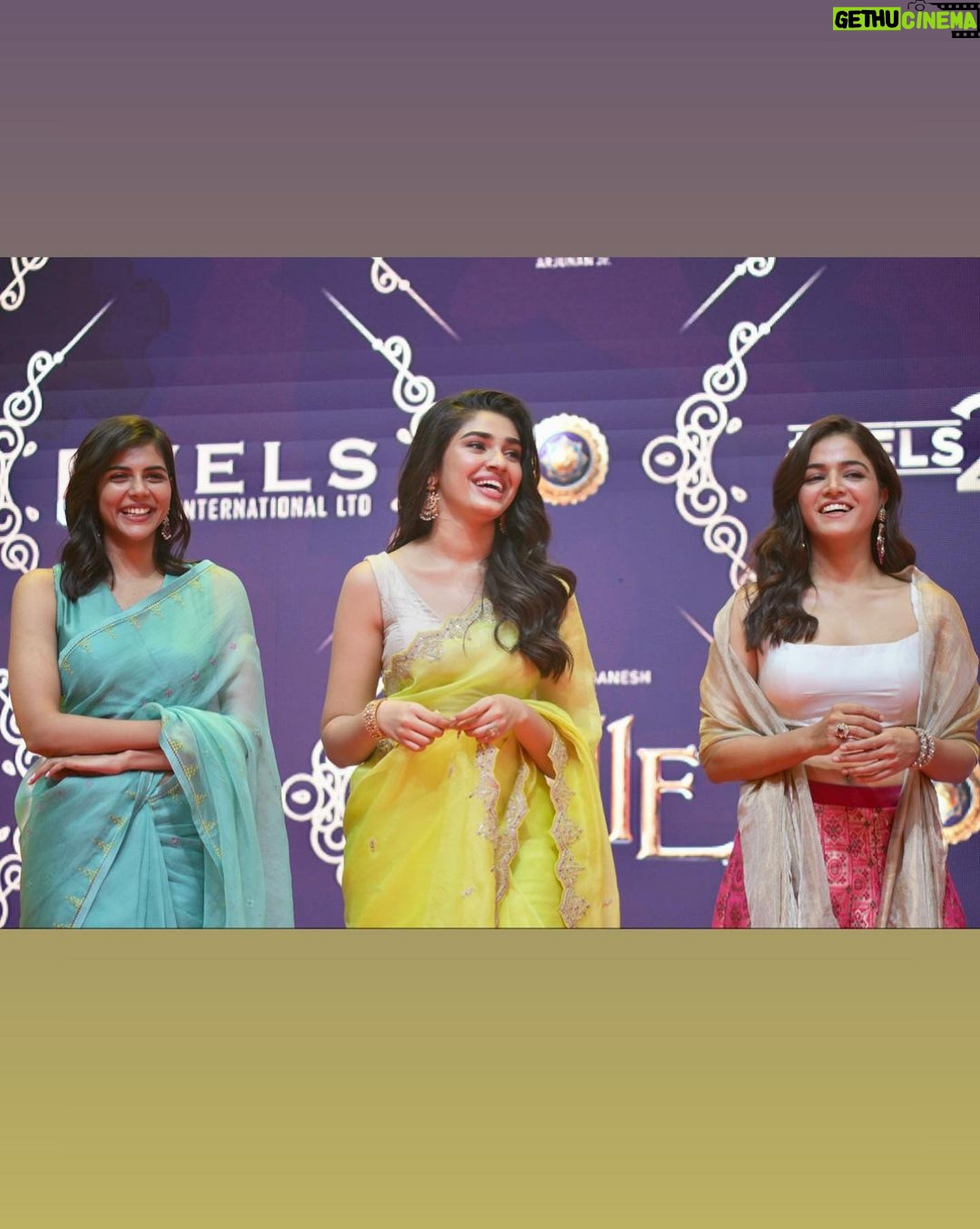 Krithi Shetty Instagram - The magic of new beginnings🥰#genie ✨ #happy #grateful #feelingpositive #excited @jayamravi_official @arrahman @velsfilmintl #arjunanjr @kalyanipriyadarshan @wamiqagabbi @dr.isharik.ganesh @pradeeperagav @artdirector_umesh @toraniofficial @karnikajewelshyd @amrapalijewels