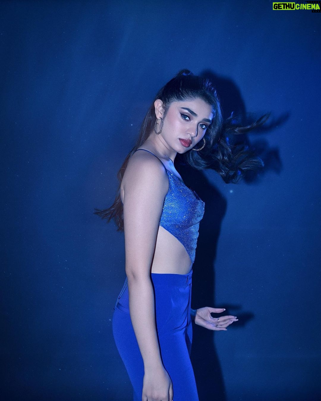 Krithi Shetty Instagram - May the #newyear bring you warmth, love, and light to guide your path to a positive destination🥰🥳✨ • • outfit @house_of_exotique Earrings @kushalsfashionjewellery Rings @myrhabyrhea Stylist @nidhijeswani Assisted by @nirikshapoojary_ Makeup @kalwon_beauty Hair @kamaldeepss Photographer @gohil_jeet