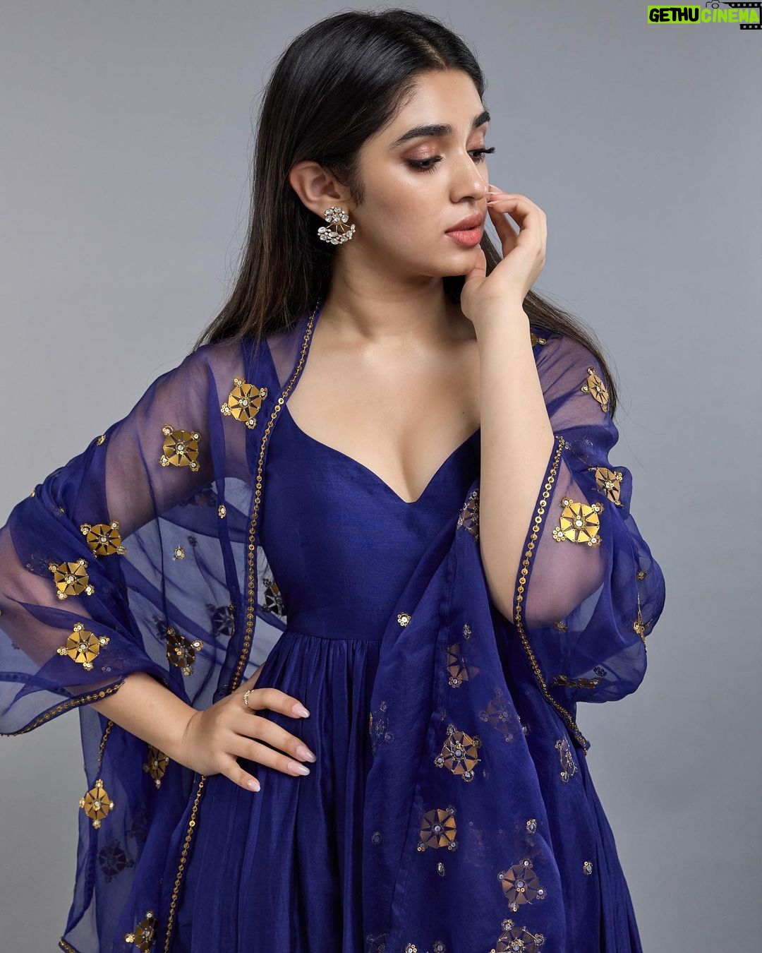 Krithi Shetty Instagram - May you be blessed with all the light from the Diyas that are being lit up today all over the world πͺ ππ Wishing you and your family a very happy Diwali ππΌ β’ Photographed by @prabal Outfit @priyalprakashhouseofdesign Jewelry @maiiarabynm Footwear @oceedeeshoes Stylist @nidhijeswani M&H @makeupbysalonij @kamaldeepss
