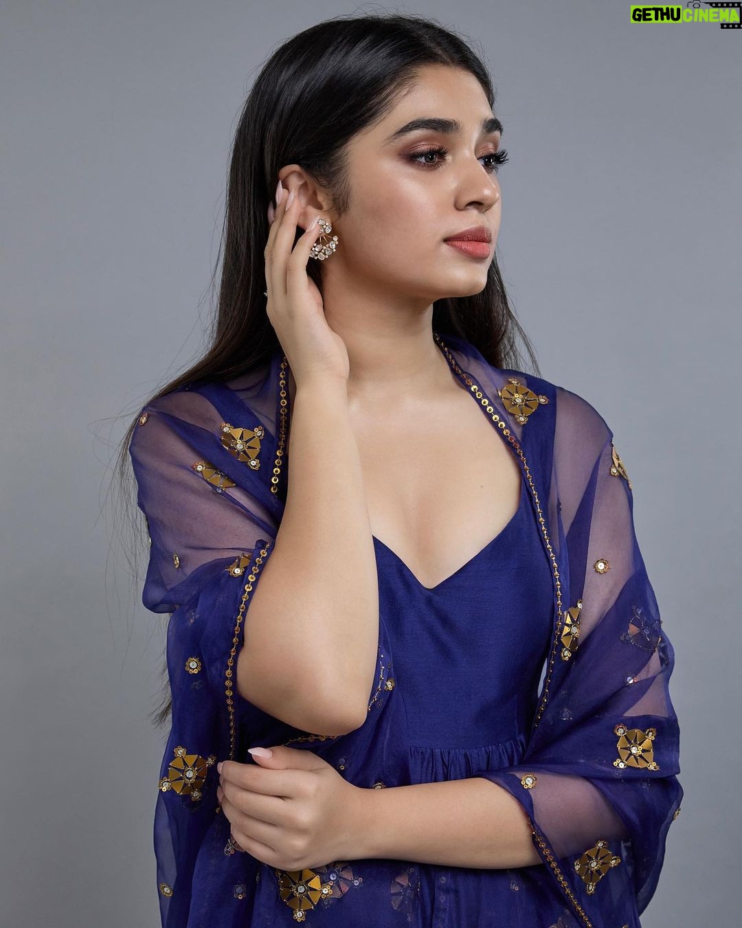 Krithi Shetty Instagram - May you be blessed with all the light from the Diyas that are being lit up today all over the world πͺ ππ Wishing you and your family a very happy Diwali ππΌ β’ Photographed by @prabal Outfit @priyalprakashhouseofdesign Jewelry @maiiarabynm Footwear @oceedeeshoes Stylist @nidhijeswani M&H @makeupbysalonij @kamaldeepss