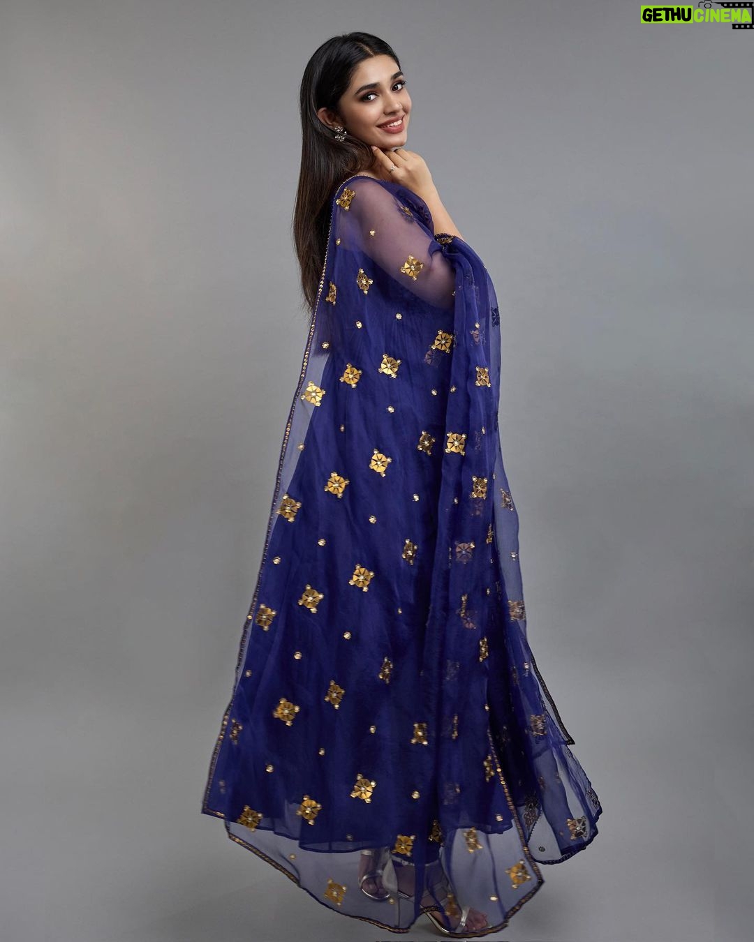 Krithi Shetty Instagram - May you be blessed with all the light from the Diyas that are being lit up today all over the world πͺ ππ Wishing you and your family a very happy Diwali ππΌ β’ Photographed by @prabal Outfit @priyalprakashhouseofdesign Jewelry @maiiarabynm Footwear @oceedeeshoes Stylist @nidhijeswani M&H @makeupbysalonij @kamaldeepss