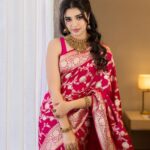 Krithi Shetty Instagram - Smile, shine and take it one day at a time ❤️ #smile #happy @bhimajewellerytrichy • Photography @kiransaphotography Styling @openhousestudio.in Saree @real_weaverstory Style Team @prarthanasrinivasaraja @mehavenkatesh M & H @kalwon_beauty @kamaldeepss
