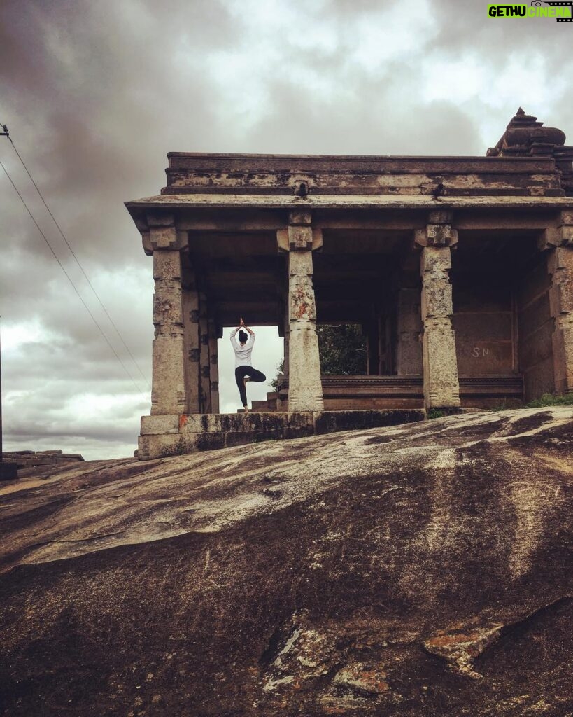 Kruthika Jayakumar Instagram - It is what it is . You might as well find your peace within it 🌧 #peace #yogini #loveforanythingold Shravanabelagola