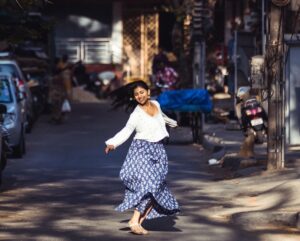 Kruthika Jayakumar Instagram - #majormissing❤️ Can’t wait to get out again! What are you guys doing to keep yourselves from going crazy? .
📸 @pradhan_makam .
.
.
.
.
.
.
.
#untiltomorrow #staypositive #stayhome #quarantineandchill #throwback #portraitphotography #streetphotography #indie #bangalorediaries #bangalore