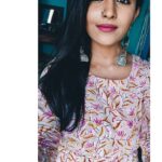 Kruthika Jayakumar Instagram – Wherever life plants you, bloom with grace🌼
.
.
.
.
.
.
.
.
.
.
#summerpastels #flowerpower #summeressentials #noseringlove #kavacha #kannadatrolls #ootd #bengalurudiaries #lessisalwaysmore Bangalore, India