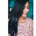 Kruthika Jayakumar Instagram – Wherever life plants you, bloom with grace🌼
.
.
.
.
.
.
.
.
.
.
#summerpastels #flowerpower #summeressentials #noseringlove #kavacha #kannadatrolls #ootd #bengalurudiaries #lessisalwaysmore Bangalore, India