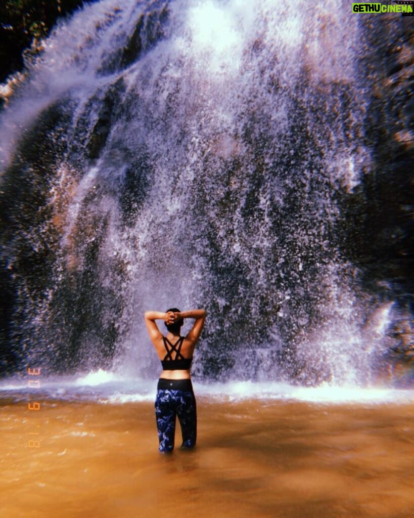 Kruthika Jayakumar Instagram - Wat-er you lookin' at 🌊👀 📸 @chhetrisumiran . . . . . #waterfalls #hujifilm #coorg #kodagu #travel_karnataka #wanderlust #travelgoals #goodvibesonly #beingextra #coorgdiaries #shotoniphone #actor #yogini #fitfam #fitspo #waterfall #waterbabyforever #yogisofinstagram #inflexibleyogis #sandalwood #tollywood #instaclick #instapun #bringingsexyback #punsfordays #prepareforspam #issagoodday Ayatana Resorts