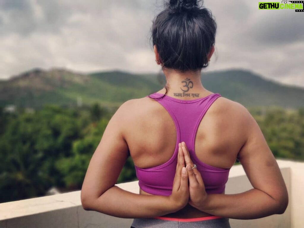 Kruthika Jayakumar Instagram - Two years ago I started yoga just to learn how to handstand . Along the way I discovered how amazing yoga could be for my body and I've never felt fitter ,balanced and stronger. Happy International yoga day guys❤️ May you bend but never break 😉 . . . . . . . #fitgirls #internationalyogaday #yogaeverydamnday #yogisofinstagram #fitfam #om #paschimanamaskarasana #fitnessindia #inflexibleyogis #humfittohindiafit #yoga #purple #fitnessmotivation #fitspo #fitnessjourney #yogainspiration #hills #ashtangayyoga #shotononeplus