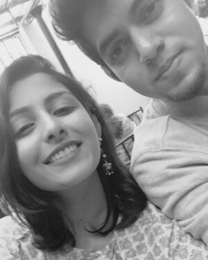 Kruthika Jayakumar Instagram - Imma all fun and games , he said. What a liar😂 
#auntiesforlife .
.
.
.
.
.
.
#blackandwhite #monochromatic #bangalore #bangalorediaries #goodtimes #tb #throwback  #throwbackthursday #witty #smile #picoftheday #friends #yogini #actor #dancer #southindian #tollywood #sandalwood #boxer #kavacha #drushyam #candidsmile #selfie #nammabengaluru