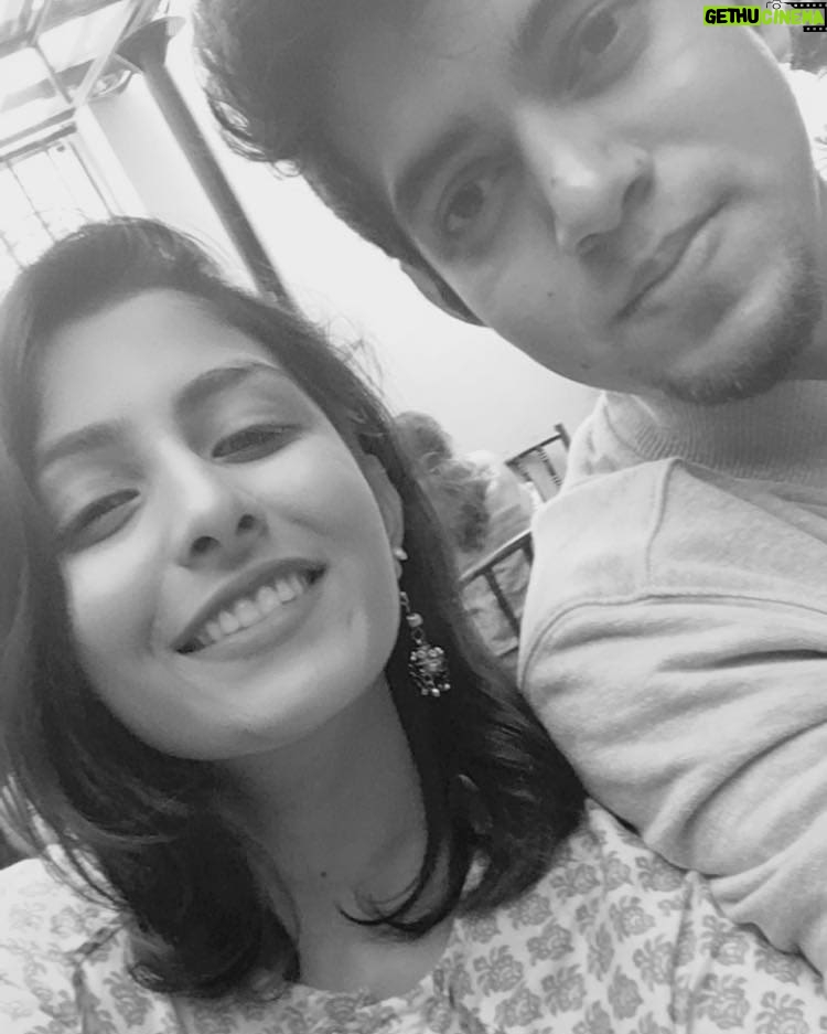 Kruthika Jayakumar Instagram - Imma all fun and games , he said. What a liar😂 #auntiesforlife . . . . . . . #blackandwhite #monochromatic #bangalore #bangalorediaries #goodtimes #tb #throwback #throwbackthursday #witty #smile #picoftheday #friends #yogini #actor #dancer #southindian #tollywood #sandalwood #boxer #kavacha #drushyam #candidsmile #selfie #nammabengaluru Bangalore, India