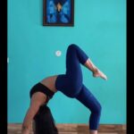 Kruthika Jayakumar Instagram - Felt bendy might delete later💁🏻‍♀️ Did I really just give in to this trend ? 🤦🏻‍♀️ Wait, yoga stuff on reels tho? 💁🏻‍♀️ okay I’m rambling. Bye 😬 . . . . . . . . . #yogareels #feelitreelit #firstreel #bruh #bangalorediaries #lifeofthequarantined #inflexibleyogis #yoga #backbends