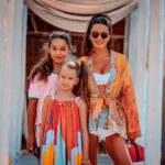 Kseniya Borodina Instagram - Любой отдых должен приносить исключительно положительные эмоции. И именно такие эмоции мы тут получили, уезжать совсем не хочется, даже грустно🥹 расскажу про отель, Регнум семейный отель, для детей тут есть все развлечения, начиная от аквапарка, заканчивая комнатой с игровыми автоматами и боулингом. Гастрономическое разнообразие не оставит равнодушными никого, тут большое количество ресторанов, но я обожаю столовки😂 поэтому каждый день мы проводили там😍 Видно, что владельцы вложили душу и сердце в этот отель. Расположение супер, аэропорт в 30 минутах, мы очень быстро добрались, вас кстати могут встретить на вертолете, если захотите. Ну и отдельно можно поговорить про виллы, потому что шикарные виллы тут построили. Все очень хорошо продумали, я больше всего буду скучать по нашему бассейну на вилле и по удобной кроватке😍 Красивый и стильный дизайн номеров и общественных зон. Приветливый и заботливый персонал, всегда быстро откликаются на любые просьбы и пожелания. Фанатов активного образа жизни порадует фитнес-зал, он очень хорошо оборудован, поверьте, я за последнее время объездила большое количество отелей, в Европе залы были отвратительные, в самых хороших гостиницах, поэтому , когда я зашла в фитнес в Регнум, моему счастью не было предела. Все самые последние тренажеры. Про море, я люблю, когда море прозрачное, чтобы было видно дно, тут этого нет, зато песчаный пляж с комфортным заходом в море, песок белый🤤 огромная зелёная территория, его сложно весь обойти, ощущение, что он бесконечный) значит, я рекомендую 💯 отель @regnumcarya , я в Турции много где была,с радостью сюда вернулась и уже хочу приехать в августе на следующий год❤️ Regnum Carya