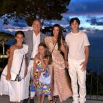 Kseniya Borodina Instagram - Ciao Italia🇮🇹 мне тут всегда хорошо, особенно на юге Италии, особенно на Капри. Как мне вчера сказали, всегда сюда прилетай, тут твой дом тоже и эти слова очень важны для меня. Я тут росла, тут прожила очень много приятных моментов, хоть как любой ребенок у которого друзья в Москве, просила маму оставить меня в деревне 😂 но потом обрела тут много друзей и стало намного легче. Так приятно, я встречала на улице огромное количество знакомых и многие писали, что хотели бы встретиться, к сожалению не успела со всеми увидеться. Но этот остров всегда в моем сердце как и люди, которые там живут ❤️