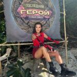 Kseniya Borodina Instagram - Причина моего отсутствия в России. Рада сообщить вам, что я стала ведущей легендарного шоу «последний герой»❤️ жду вас всех на @tv3russia 😍 Скоро😘
