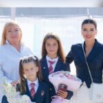 Kseniya Borodina Instagram - Сегодня очень важный день для всех родителей нашей страны, но отдельно хочу сказать, что для меня этот день особенный, потому вто моя младшая доченькам, моя любовь пошла в 1 класс. Пусть школа станет для тебя местом, где ты сможешь не только узнать много нового, но и найти подруг, которые будут с тобой всю жизнь. Удачи тебе, легкости и достижений! Мару, я всегда тобой горжусь. Хороших тебе оценок, добрых учителей, успехов в школе и внеклассной деятельности! Всех вас любим и обнимаем❤️ foto by @sinabonka Style by @aleko_n Гимназия имени Е. М. Примакова