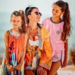Kseniya Borodina Instagram - Любой отдых должен приносить исключительно положительные эмоции. И именно такие эмоции мы тут получили, уезжать совсем не хочется, даже грустно🥹 расскажу про отель, Регнум семейный отель, для детей тут есть все развлечения, начиная от аквапарка, заканчивая комнатой с игровыми автоматами и боулингом. Гастрономическое разнообразие не оставит равнодушными никого, тут большое количество ресторанов, но я обожаю столовки😂 поэтому каждый день мы проводили там😍 Видно, что владельцы вложили душу и сердце в этот отель. Расположение супер, аэропорт в 30 минутах, мы очень быстро добрались, вас кстати могут встретить на вертолете, если захотите. Ну и отдельно можно поговорить про виллы, потому что шикарные виллы тут построили. Все очень хорошо продумали, я больше всего буду скучать по нашему бассейну на вилле и по удобной кроватке😍 Красивый и стильный дизайн номеров и общественных зон. Приветливый и заботливый персонал, всегда быстро откликаются на любые просьбы и пожелания. Фанатов активного образа жизни порадует фитнес-зал, он очень хорошо оборудован, поверьте, я за последнее время объездила большое количество отелей, в Европе залы были отвратительные, в самых хороших гостиницах, поэтому , когда я зашла в фитнес в Регнум, моему счастью не было предела. Все самые последние тренажеры. Про море, я люблю, когда море прозрачное, чтобы было видно дно, тут этого нет, зато песчаный пляж с комфортным заходом в море, песок белый🤤 огромная зелёная территория, его сложно весь обойти, ощущение, что он бесконечный) значит, я рекомендую 💯 отель @regnumcarya , я в Турции много где была,с радостью сюда вернулась и уже хочу приехать в августе на следующий год❤️ Regnum Carya