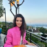 Kseniya Borodina Instagram - Выбирайте как лучше?) мне в Стамбуле всегда все хорошо 🌺🎀 Istanbul, Turkey