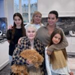 Kseniya Borodina Instagram - 4 поколения в одном кадре☺️☺️☺️☺️ С днем рождения, моя сладкая, добрая, самая любимая Баба Галюша❤️