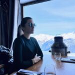 Kseniya Borodina Instagram - Какой хороший день☀️ обожаю солнце и не важно где ты на море или в горах, главное, чтобы была великолепная погода как сегодня❤️⛷️ ну а кто не падал, тот не лыжник😂😂😂 что любите больше