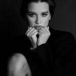 Kseniya Borodina Instagram - Моя душа горит Она не любит боль Чужая мысль сквозит Но не остужает зной Моё тело не спит Глажу его рукой Телу не внешний вид Телу нужна любовь…… Когда я была маленькая и по своему глупая, я была уверена, что с возрастом все может только ухудшаться и нужно наслаждаться лишь молодостью, сейчас смотря эти фото и свое отражение в зеркале, я могу смело сказать, что с возрастом все только становится лучше и интереснее. Тот самый момент, когда возраст и опыт идет только на пользу. Я Рада, что за это время мне удалось стать в чем-то примером и мотиватором, для девушек и женщин, которые боялись перемен в жизни. Я Рада, что являюсь для вас примером, что перемены только к лучшему, особенно , когда эти перемены на пути к знакомству с самими собой. Девочки,иногда ощущение, что жизнь сейчас закончится,что она вот такая серая и тусклая, что всегда будет эта рутина и счастье не видать, но это далеко не так. Я столько раз разочаровывалась, но в итоге пришла к лучшим моментам, я сейчас живу и наслаждаюсь жизнью и вам этого желаю. Не держитесь за то, что давно умерло, не спасайте никогда то, что реанимировать уже невозможно, в жизни много людей, много мест, много возможностей, живите свою лучшую жизнь, будьте смелее. Люблю