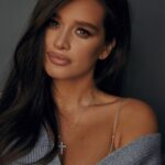Kseniya Borodina Instagram - Времена тяжелого люкса прошли, настали времена красивых женщин, ухаживающих за собой и своей фигурой❤️ foto by @lelyamartian 📸hair @olgabychek 👩‍🦱makeup @ko.medina 💄