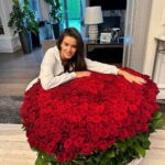 Kseniya Borodina Instagram - Когда тебе 20, тебе очень нужна драма в отношениях. Когда тебе далеко за 30, тебе нужны абсолютно простые вещи, такие как адекватность, простота, честность , любовь ❤️