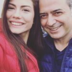 Kubilay Penbeklioğlu Instagram - Sevgili Demet Özdemir’le #tbt #çilekkokusu . Yine başarılı bir işle zirvede #erkencikuş