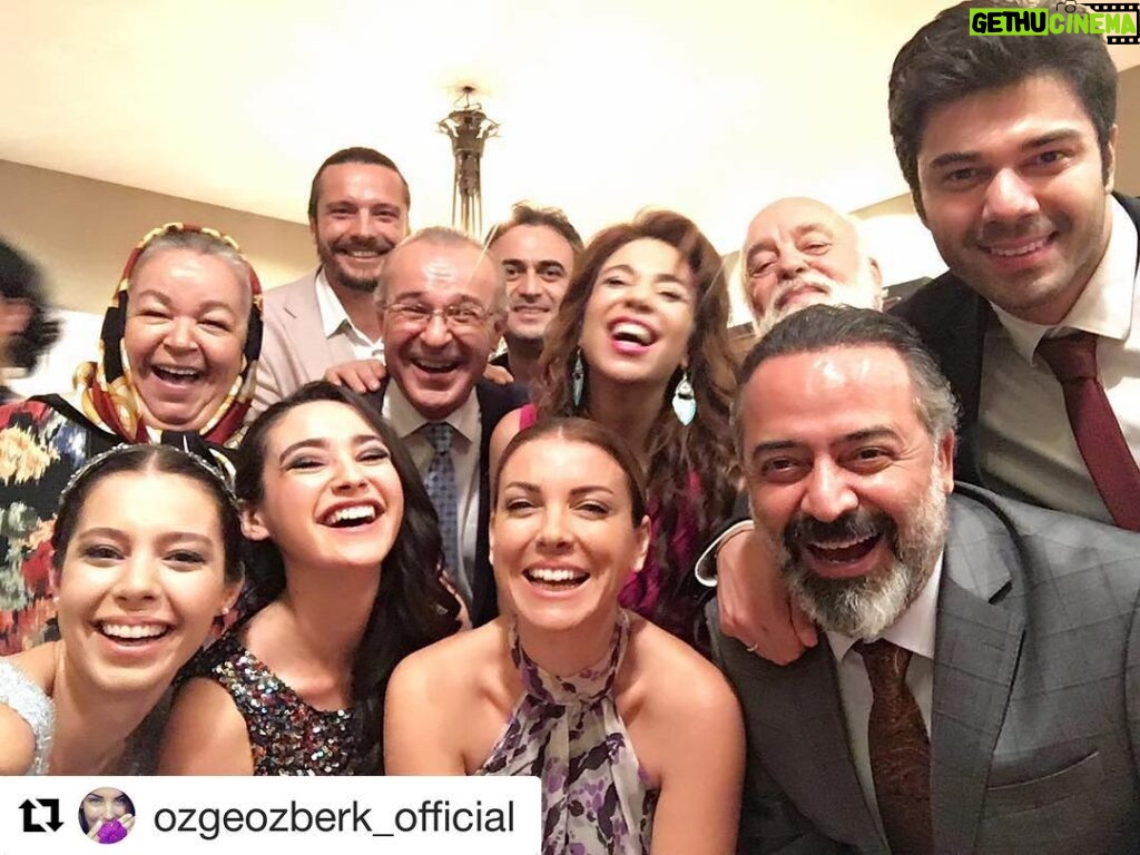 Kubilay Penbeklioğlu Instagram - #Repost @ozgeozberk_official (@get_repost) ・・・ Çünkü ekip olmak bunu gerektirir ❤️❤️ #kalbimdekideniz #kalptensöylüyorum ❤️❤️