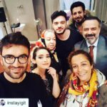 Kubilay Penbeklioğlu Instagram - #Repost @instayigit (@get_repost) ・・・ İlyas Yalçıntaş gelmiş hoşgelmiş #KalbimdekiDeniz #set 😁😁🎶🎶🎤😊