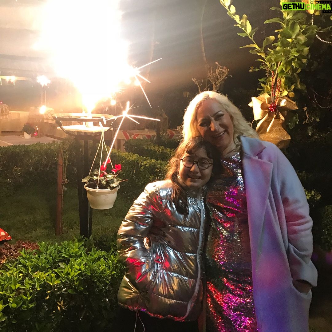 Kubilay Penbeklioğlu Instagram - BİZİM SEVGİMİZ, AŞKIMIZ BİR GÜNE SIĞMAZ❤️❤️❤️❤️🌈🌈🌈 #sevgililergunu #saintvalentinesday #seniseviyorumaşkım
