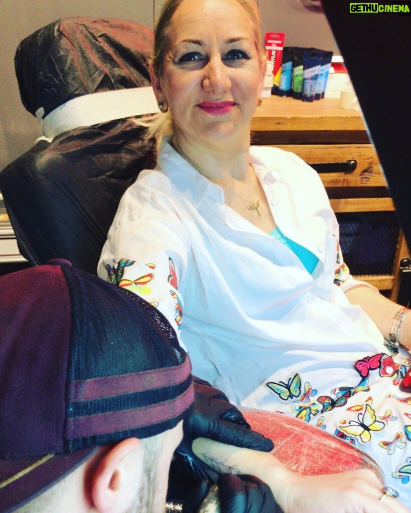 Kubilay Penbeklioğlu Instagram - Bu da aşkımın ilk dövmesi 😊#tattoo