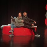 Kubilay Penbeklioğlu Instagram - 👉🎭🚀🎭 Bu akşam da @kozzyavm... #tiyatroseverler ile buluşmak için biz hazırız... #yoğunilginiziçinteşekkürler @acikaileofficial @ozgeozberk_official @dersuya @cglrtfkc @sahnemaslak #theatre #theaterlove #opencouple #coppiaaperta 🎭🎭 Kozzy AVM