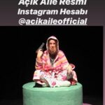 Kubilay Penbeklioğlu Instagram - #açıkaile #özgeözberk #kubilaypenbeklioglu #tiyatro #komedi #dariofo #opencouple #coppiaaperta #teatro #comedi