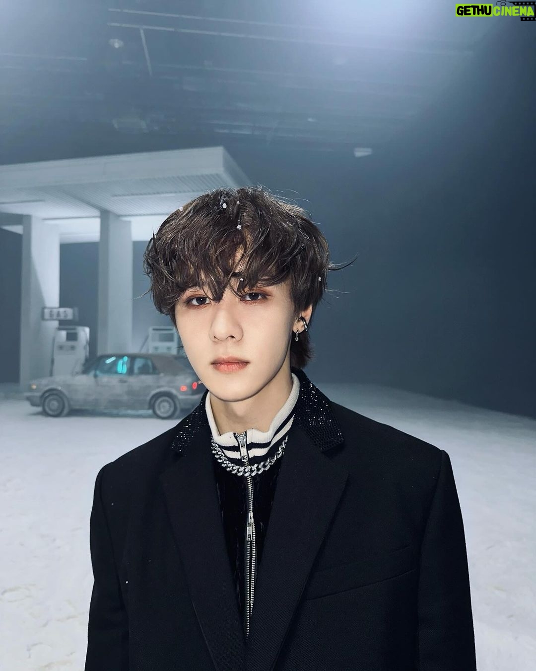 Kun Instagram - 🐻what’s your favorite song from this album?