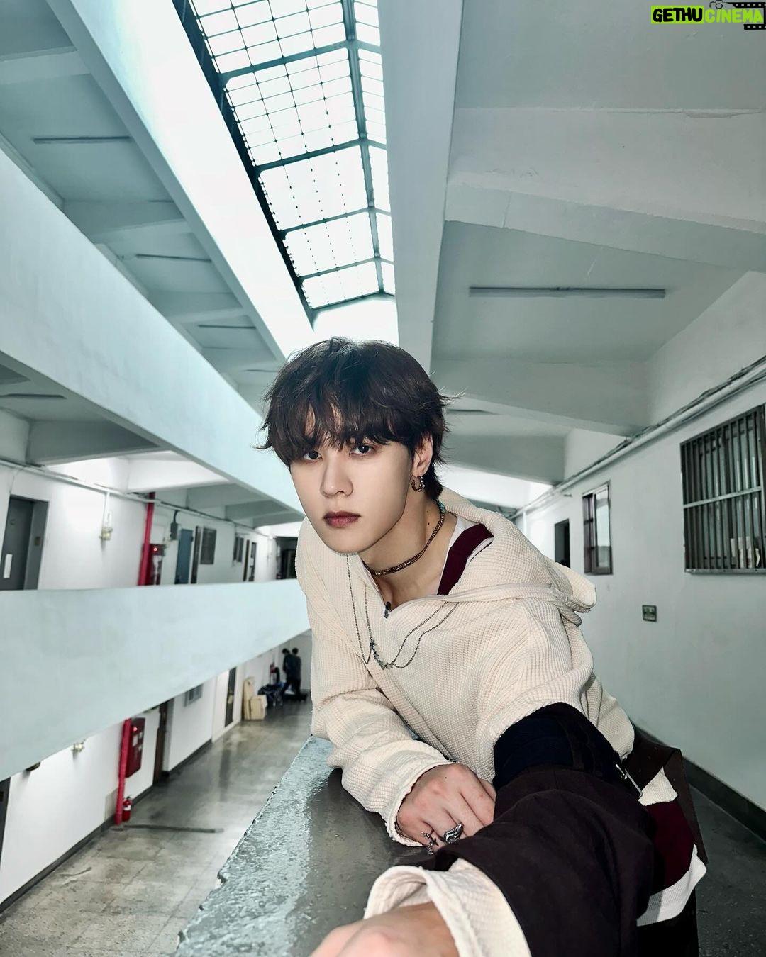 Kun Instagram - 🐻what’s your favorite song from this album?