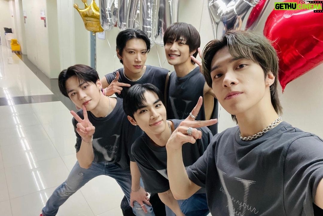 Kun Instagram - Every moment with WayZenNi is happiness~ Thank you Thailand~ See you next time๐๐น๐ญ Bangkok, Thailand
